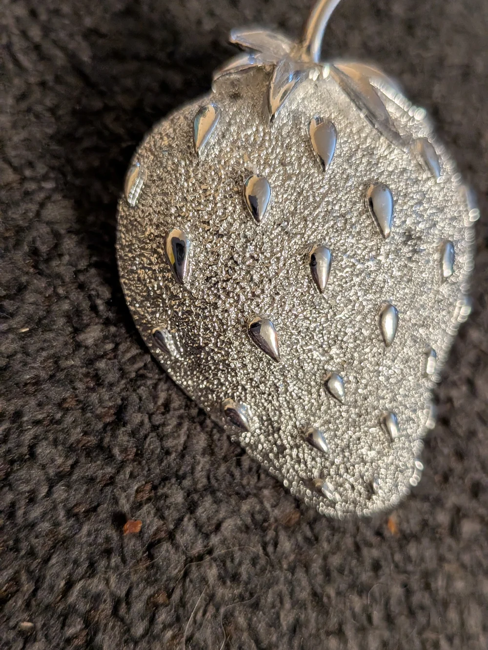 Vintage Sarah Coventry Silver Tone Textured Strawberry Brooch Pin Signed
